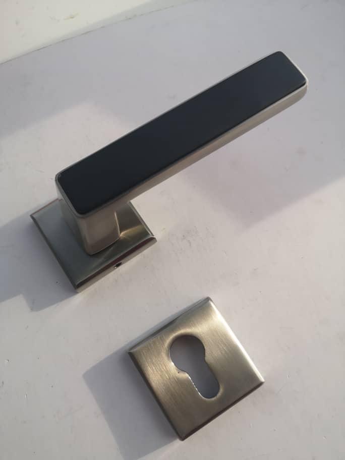 POIGNÉE ROSACE NOBEL AMASYA INOX