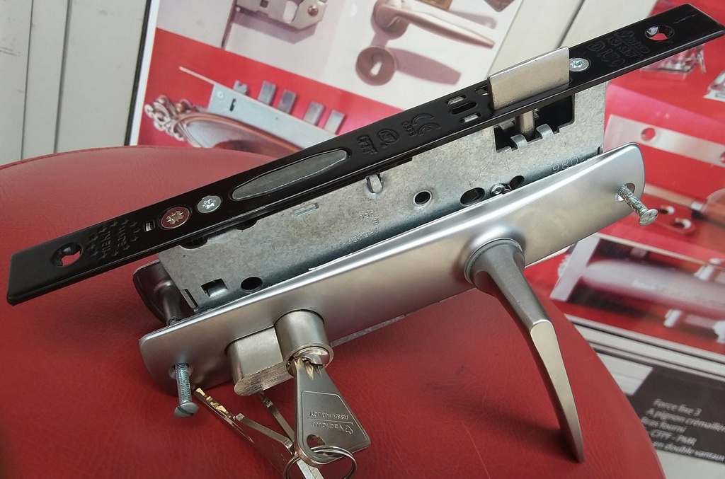 ENSEMBLE VACHETTE G9045